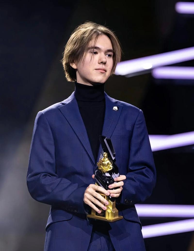 milkyway ：我作为新人登上LPL季后赛，目标是拿个冠军